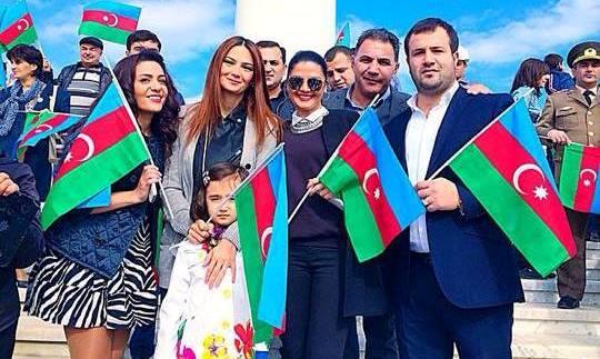 Tanınmışlar Bayraq meydanında – fotolar 