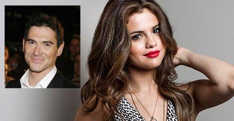 Selena Qomez sevgilisinin adını açıqladı - video