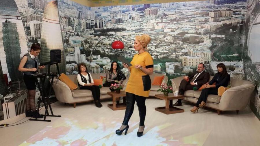 “Şeirlərimin başlıqlarını pis yerə yozub, lətifə edirlər” – Elza