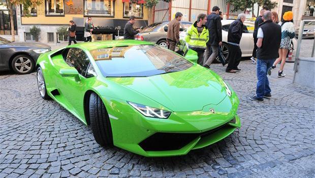 Xanımına “Lamborghini” hədiyyə etdi – foto 