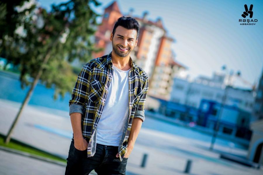 Türkiyəli müğənni Bakıda klip çəkdirdi – fotolar