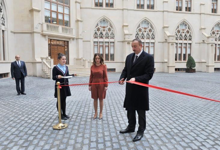 Prezident Oksford məktəbinin açılışında - fotolar