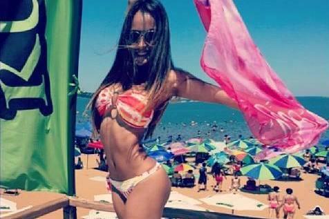 Azərbaycanda oynayan futbolçunun model sevgilisi -  fotolar