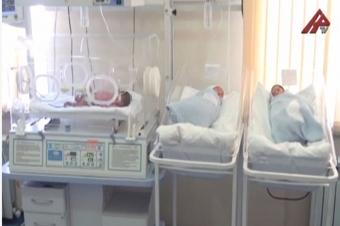 Azərbaycanda ilin ilk üçəm oğlanı doğulub - video