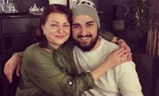 Firəngiz Mütəllimova və bacısı Tatlısəsin oğlu ilə - fotolar