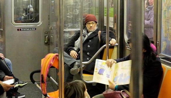 Məşhur aktyor metroya mindi, heç kim tanımadı - fotolar