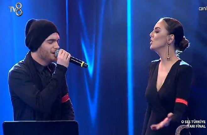 Ebru Gündeş Elnurla Azərbaycan mahnısı oxudu - video+foto