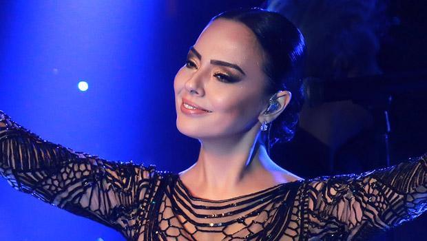 Ebru Gündeşdən qadınlara bayram arzusu 