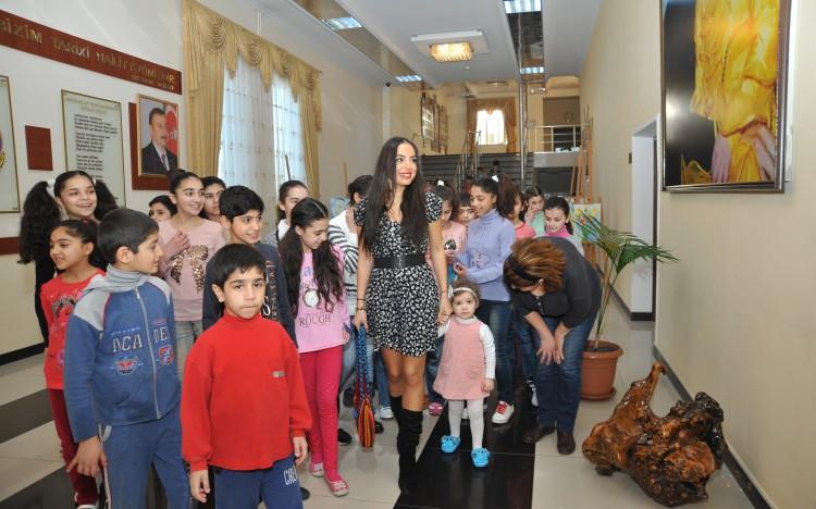 Leyla Əliyeva Bakıdakı uşaq evlərində - fotolar