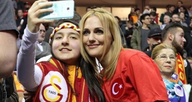 Məryəm Üzərli "Qalatasaray"ın oyununda - fotolar