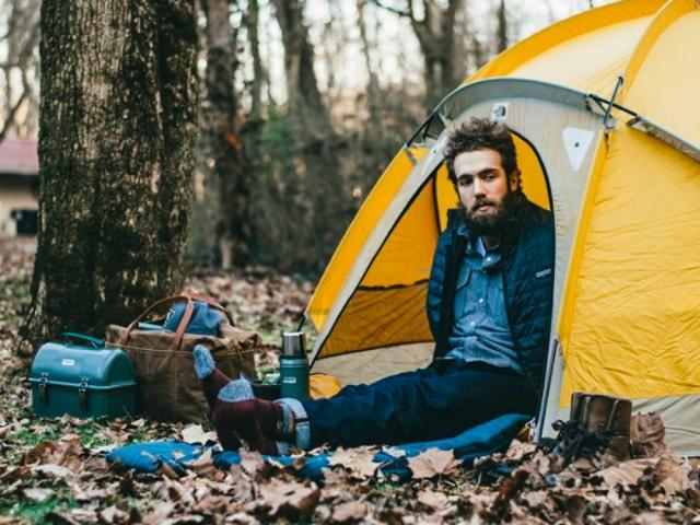 21 yaşlı milyonçu çadırlarda yaşayır - fotolar
