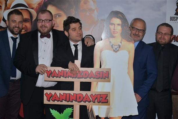 Özü "Survivor"da, maketi təqdimatda - fotolar