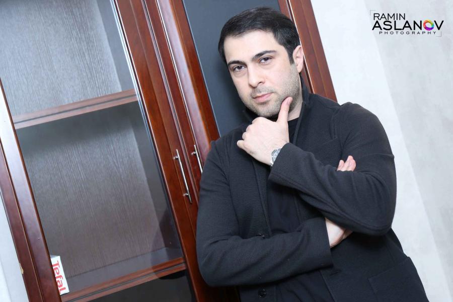 Namiq Qaraçuxurlu hörmət tələb edir