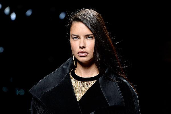 Adriana Lima ətir markasının siması oldu - fotolar