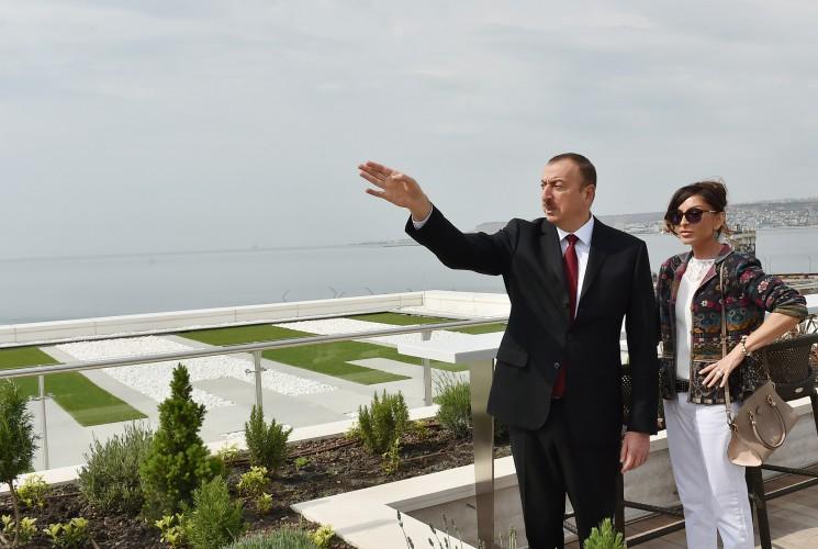 İlham Əliyev xanımı ilə "Bulvar Hotel"in açılışında - fotolar