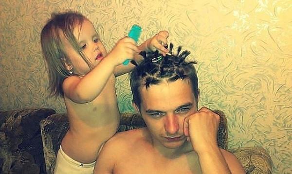 Qızları ilə vaxt keçirən atalar – fotolar 
