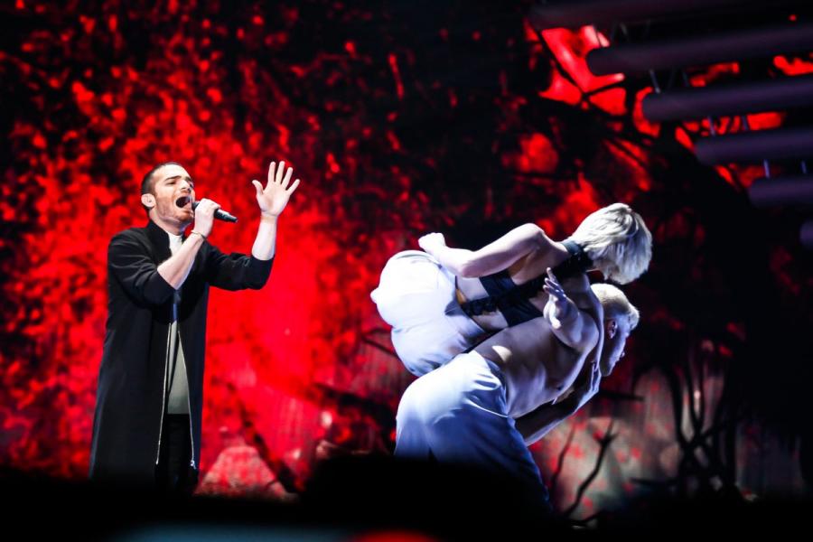 Elnur hazırlaşır -  fotolar