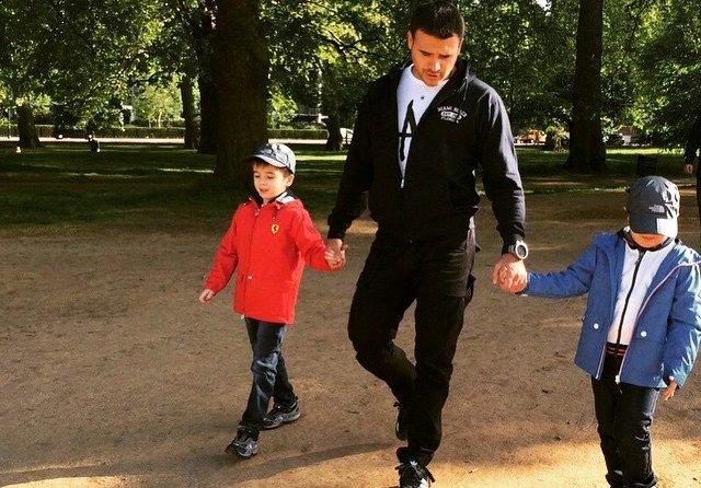 Eminin əkizləri ilə London gəzintisindən  fotolar