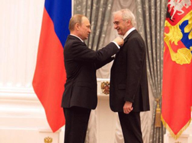 Putin Polad Bülbüloğluna "Şərəf" ordenini təqdim etdi - fotolar
