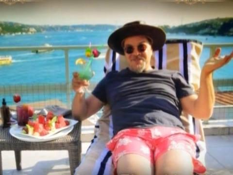 Bəyaz yenidən Candana "ilişdi" – video 