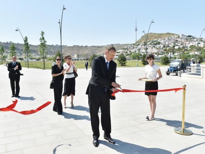 Prezident xanımı ilə Bayıl bulvarının açılışında - fotolar