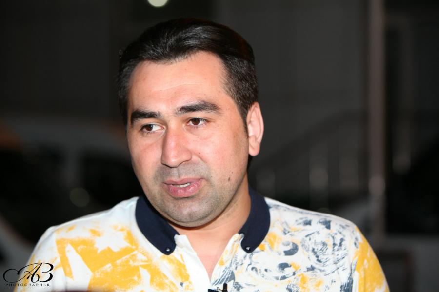 "Harasa tək gedən kimi sual verirlər: “Boşanmısan?” -  Elton