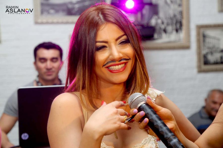Müğənninin başına oyun açdılar -  fotolar