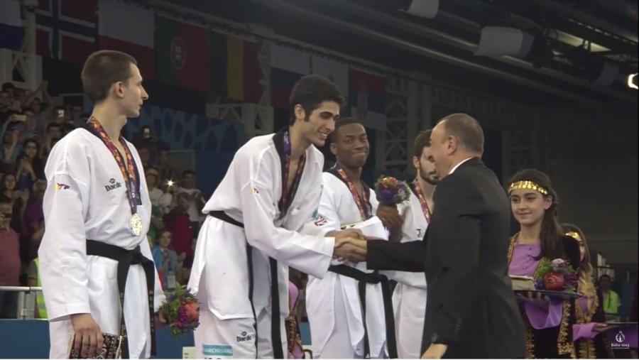 Prezident qızıl medalı idmançımıza təqdim etdi - fotolar