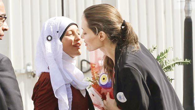 Ancelina Coli Türkiyədə iftar süfrəsində olacaq - foto