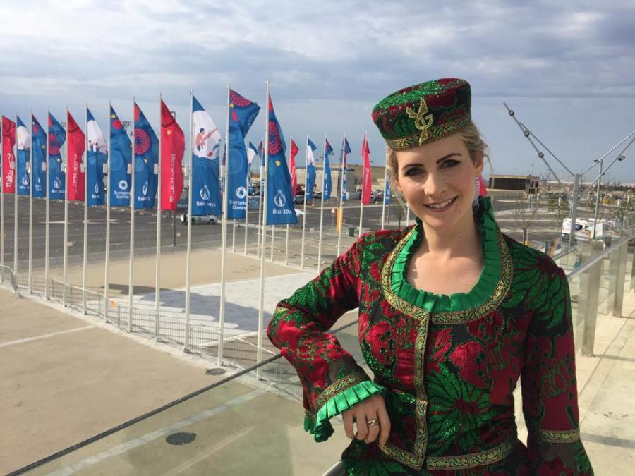 "Eurosport"un aparıcısı Azərbaycanın milli geyimində - fotolar