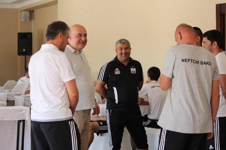 Çingiz Abdullayev "Neftçi"nin düşərgəsində - fotolar