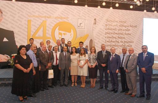 İlham Əliyevin təltif etdiyi jurnalistlər mükafatlandırıldı - fotolar