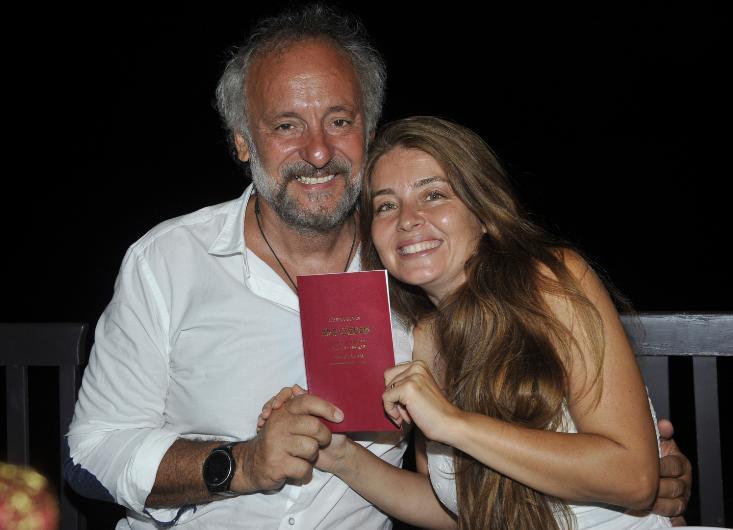 Tanınmış aktyordan toy sürprizi –  fotolar
