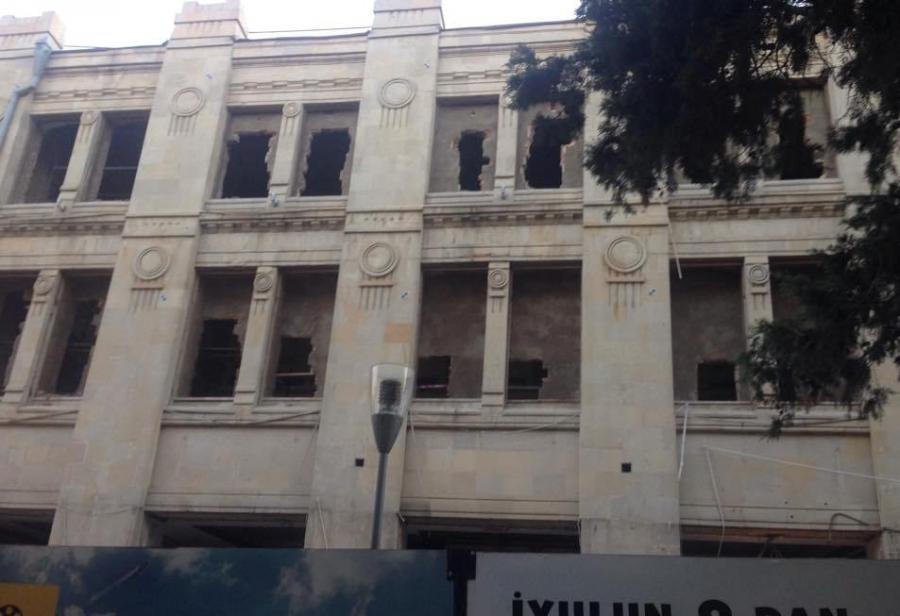 Keçmiş "Azərbaycan" kinoteatrı sökülür -  fotolar
