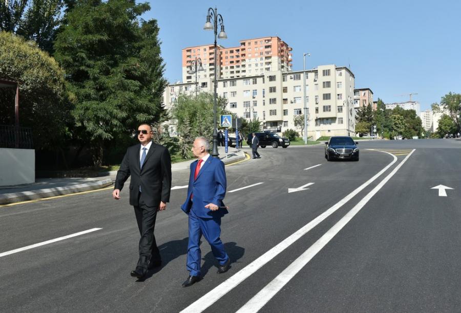 Prezident yeni təmir olunan yolda - fotolar