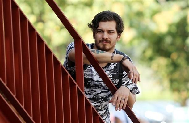 "Medcezir"in ulduzu yeni filmində belə dəyişdi - fotolar