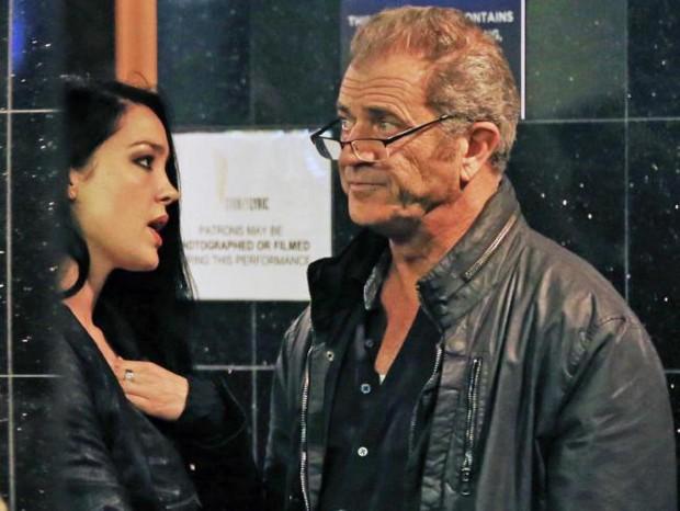 Mel Gibson 35 yaş kiçik sevgilisi ilə - fotolar