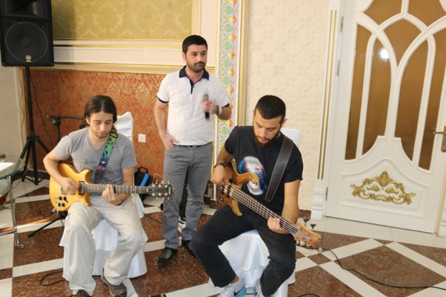 İzzət konsertə belə hazırlaşır -  fotolar