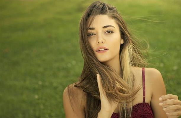 "Güneşin kızları"nın ulduzundan fotosessiya