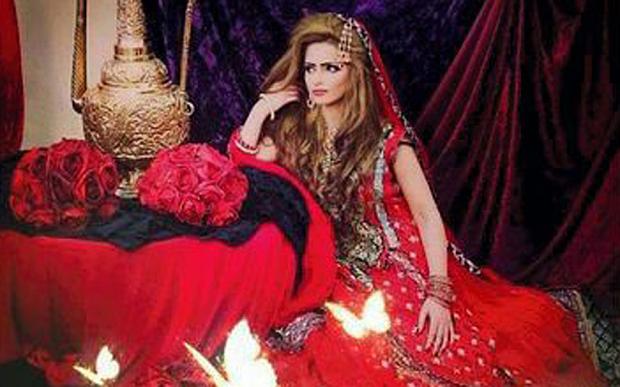 Müsəlman model özünü asdı - ərə getməmək üçün