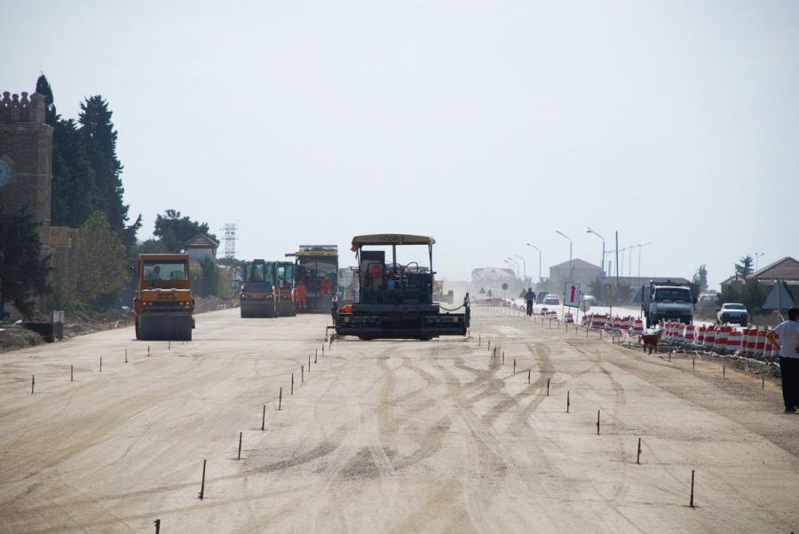 Bakıda 6 hərəkət zolaqlı yol salınır - foto+video