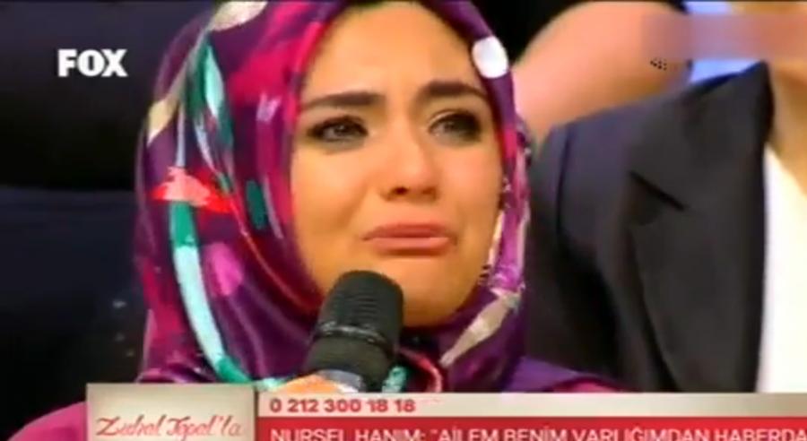 Ağlayaraq canlı yayımı tərk etdi - video