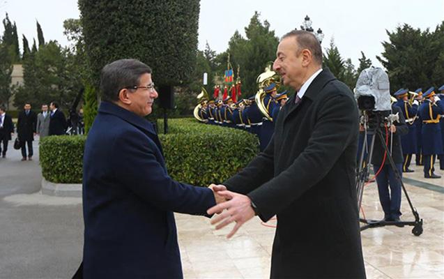 Əhməd Davudoğlu İlham Əliyevin Zaqulbadakı iqamətgahında - fotolar
