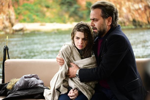 Pelin Karahanın yeni serialından iddialı başlanğıc - video
