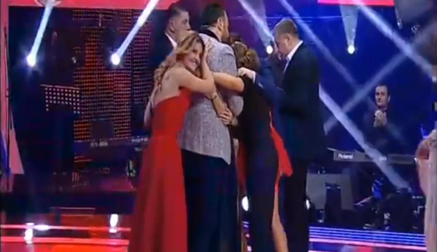"O Səs"ə qatılan məhkum səhnədə əfv edildi - video