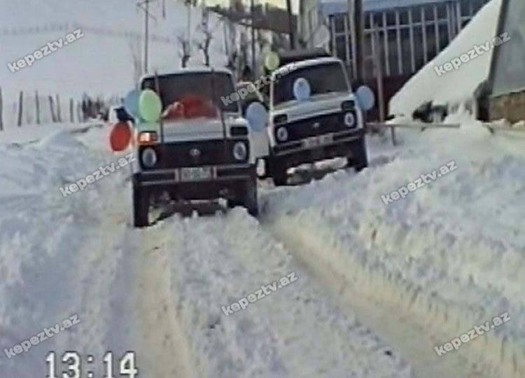 "Niva" və UAZ-lardan ibarət "toy karvanı" - fotolar