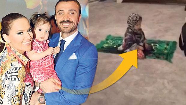 Demet Akalının 2 yaşlı qızı namaz qılarkən - video