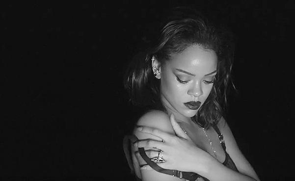 Rihannadan erotik klip 