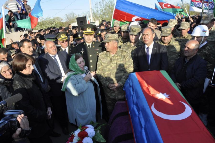 Şəhid hərbçimiz Bərdədə dəfn olundu -  fotolar