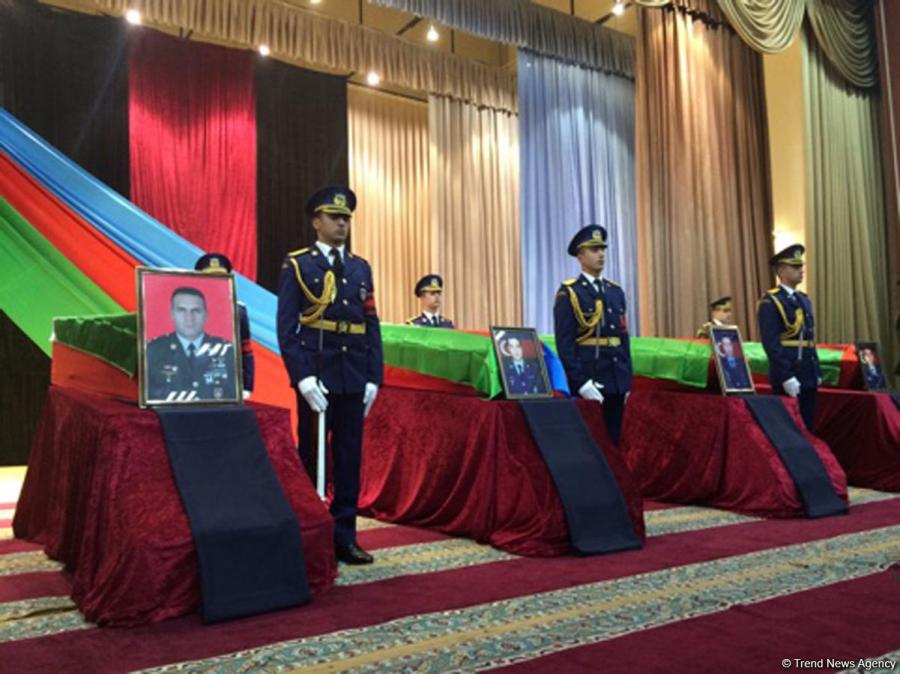 Qəhrəman şəhidlərimizin vida mərasimi keçirilir - fotolar
